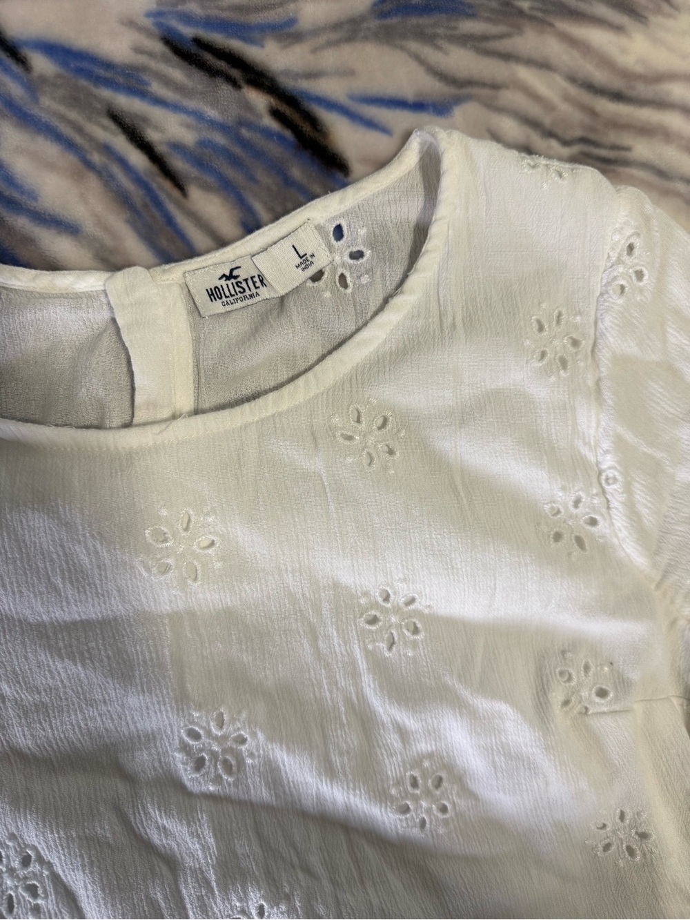 Hollister White Eyelet Floral Short Sleeve Top